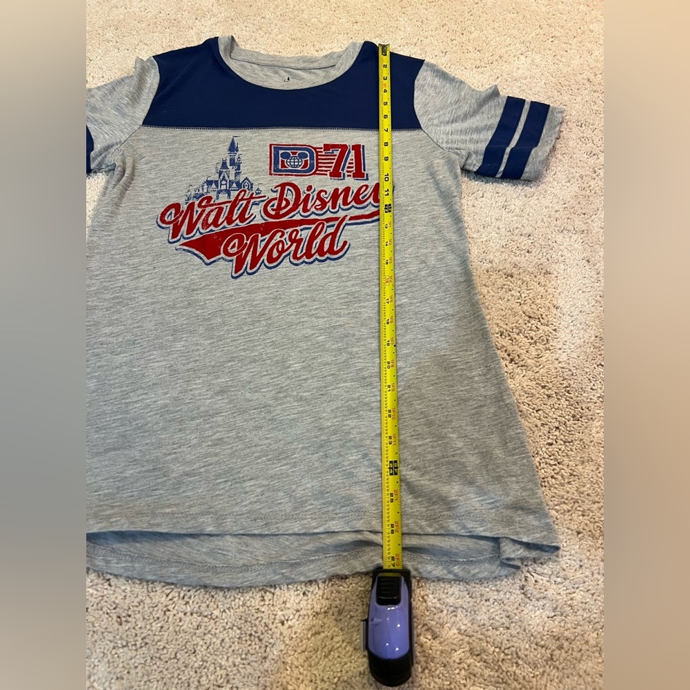 Disney Women’s T-Shirt Featuring the Castle and D71 Varsity Design Size M - Picture 5 of 8